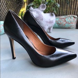 Pour La Victoire Black Pump